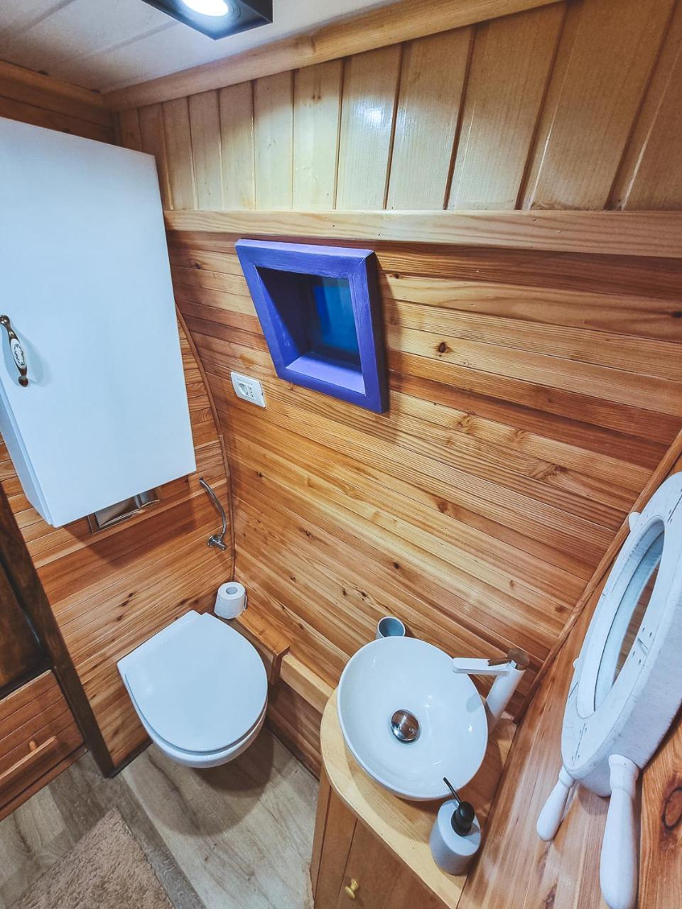Central Tiny Houses Bukurešť Exteriér fotografie